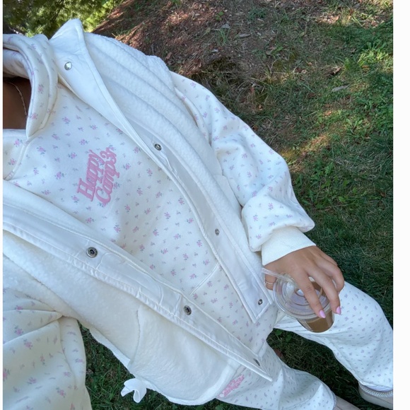 Happy Camp3r Vintage Flower Hoodie - Picture 9 of 16